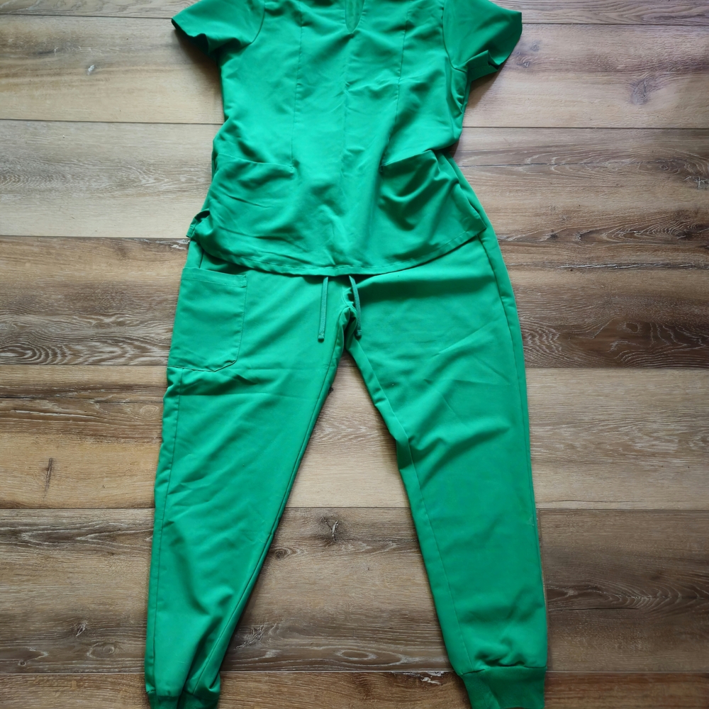 Medium MANDALA Kelly Green Scrub Set